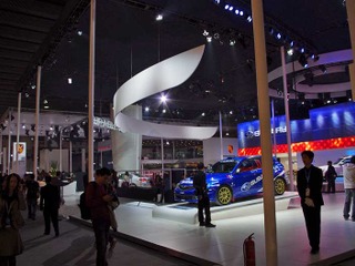 【広州モーターショー10】スバル中国戦略、高級車から身近なクルマへ 画像