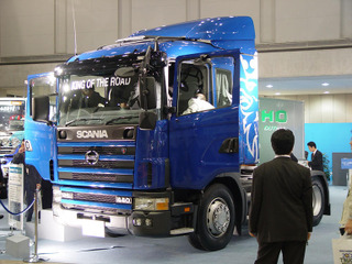 【2003東京トラックショー】日野スカニア『SHD1』の運転姿勢は乗用車? 画像