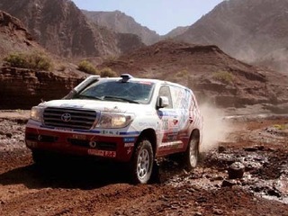 トヨタ車体、ダカール連覇に向けファラオラリーに参戦 画像