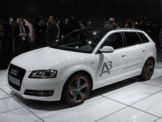 アウディ A3 e-tron 試乗…MT感覚で回生エネルギーをパドル操作、楽しさ追求 画像