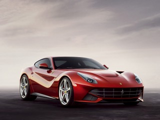 フェラーリ F12ベルリネッタ、米国第1号車はチャリティオークションに 画像