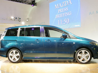 新型プレマシー発売記念、篠山紀信に撮ってもらおう! 画像