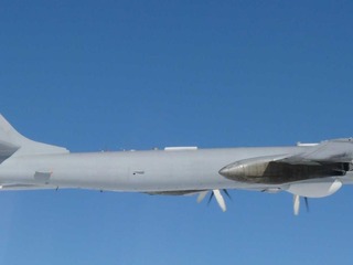 防衛省統合幕僚監部、緊急発進が前年同期比99回増の308回に急増…2013年度上半期 画像