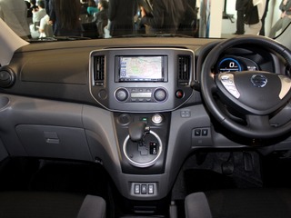 【日産 e-NV200 発表】リーフのテイスト取り込み、シンプルにまとめたインテリア 画像