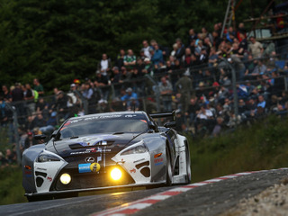 【ニュル24時間 2014】残り1時間…総合トップはアウディ R8、スバル WRX STIはトラブルでTT RSに先行許す 画像