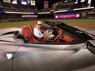 シボレー、MLBオールスターゲームのMVPに新型コルベットを贈呈 画像