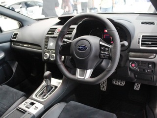 【スバル WRX S4/STI 新型発売】インテリアのスポーティ表現、ポイントは“触れる”…デザイン部中村氏 画像