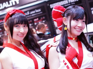 【東京オートサロン15】コンパニオン…クスコ 画像