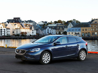 【ボルボ ディーゼル 日本導入】ガソリン車もラインアップ刷新、V40 に新1.5リットルターボ搭載 画像