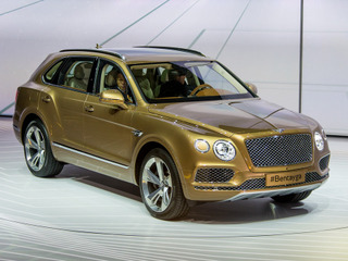 【フランクフルトモーターショー15】ベントレー初の高級SUV、ベンテイガ 公開 …新基準を標榜 画像