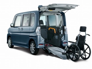 【福祉機器展15】ダイハツ、軽福祉車両5車種を出展 画像