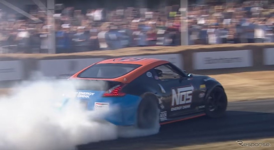 日産 フェアレディZ の1000hp超仕様がドリフトしながらヒルクライム（グッドウッド2018）