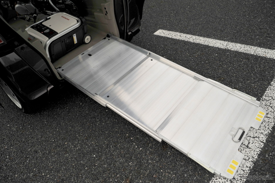 ホンダ N Box 用後付け車いすキットを発売 3枚目の写真 画像 レスポンス Response Jp