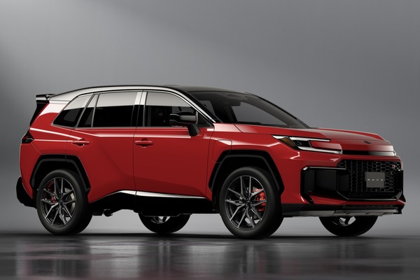 トヨタ RAV4 新型：GRスポーツ（PHEV）