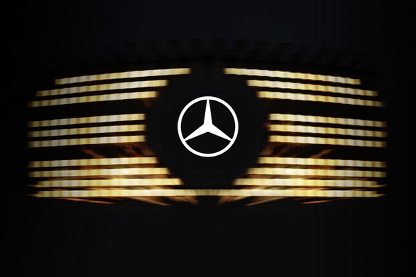 メルセデスベンツの主力SUV『GLC』、新型を9月に世界初公開へ 画像