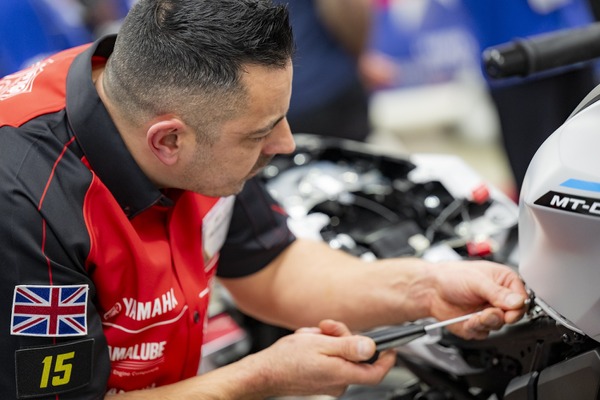 世界一のバイク整備士が決定！ 技術とおもてなしの“二刀流”を評価、ヤマハが7年ぶりに「ワールド・テクニシャン・グランプリ2025」開催