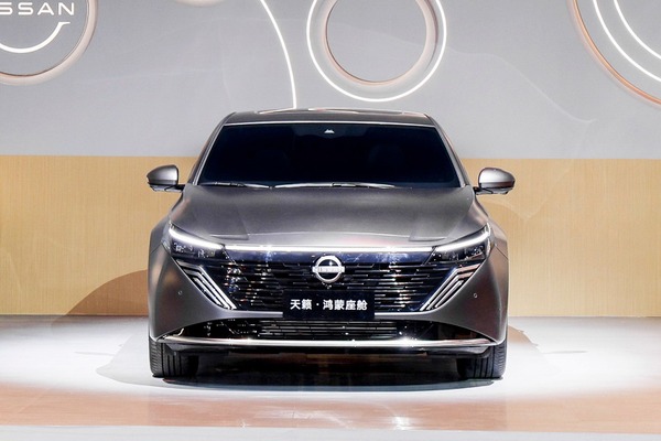 日産『ティアナ』新型、HUAWEIの最新コックピット搭載で約310万円から…広州モーターショー2025