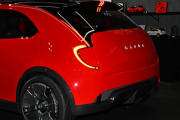 ベリーサの再来か、次期マツダ2か？ マツダ『X-COMPACT』の正式発表を待ち望む声続々