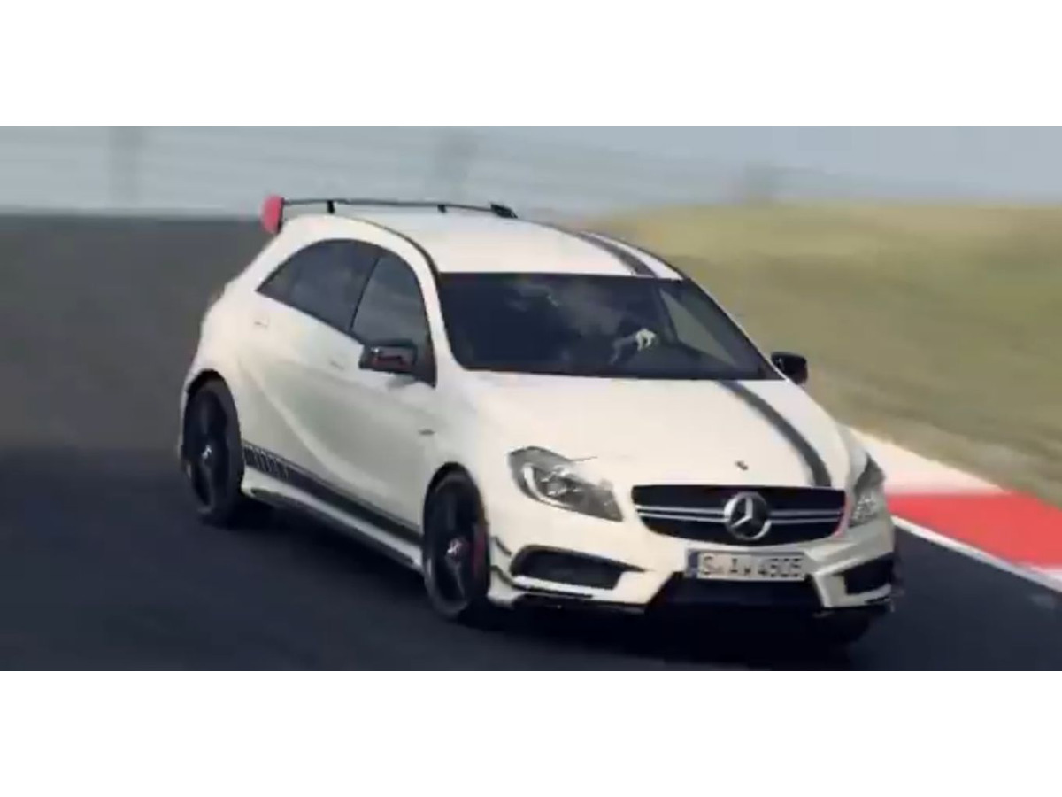 まもなく日本発表 メルセデス Aクラス 最強の A45 Amg ハミルトンが試す 動画 レスポンス Response Jp