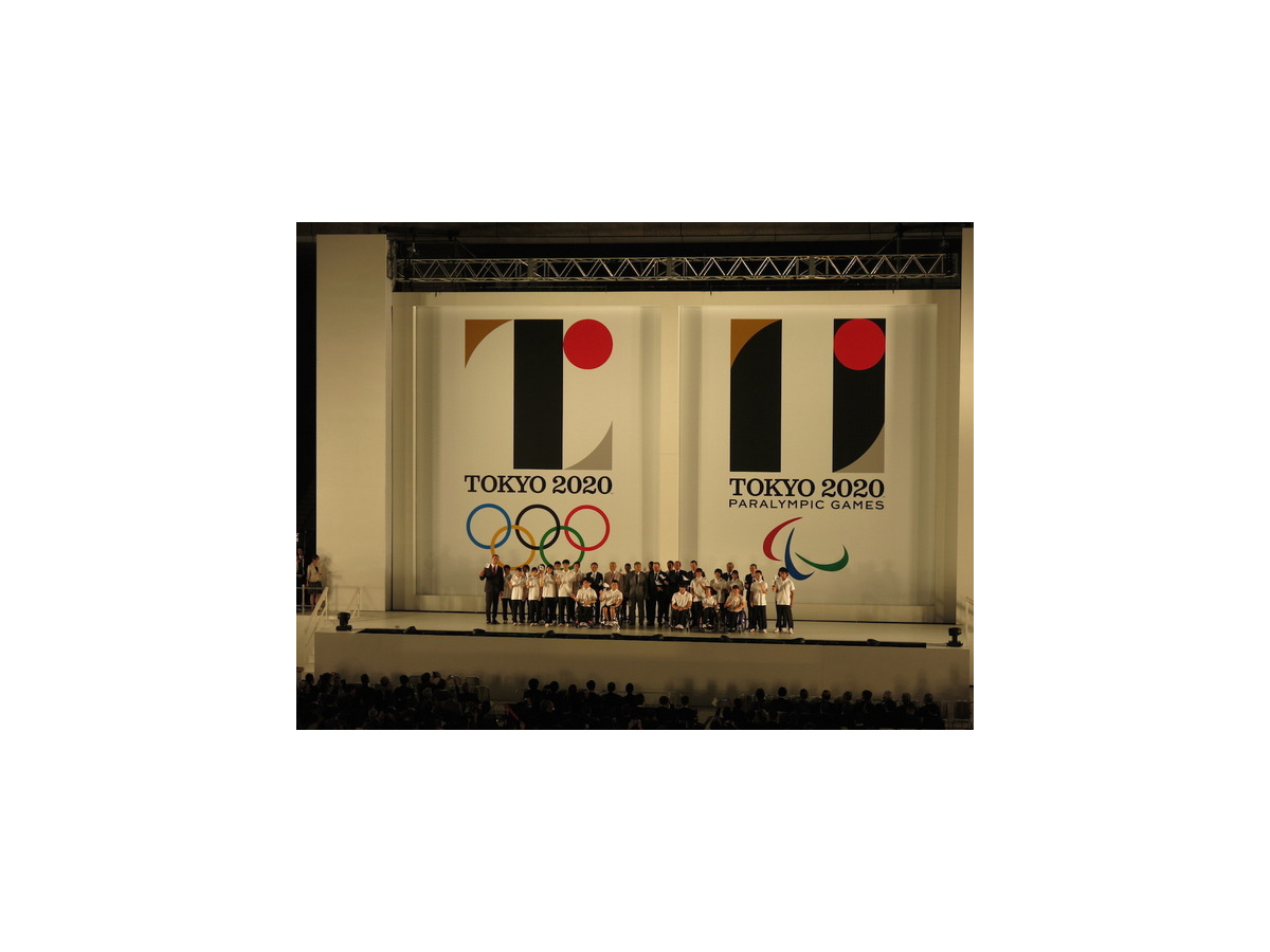 東京オリンピックの大会エンブレムを作った若手実力派デザイナー レスポンス Response Jp