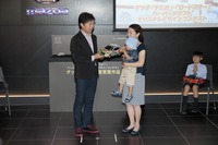 高橋紘実さんとマツダロードスター開発主査兼チーフデザイナーの中山雅氏