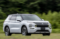 三菱アウトランダーPHEV（米国仕様）