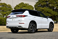 三菱 アウトランダーPHEV