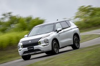 三菱 アウトランダーPHEV