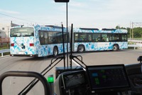 連節バスがこのきついコーナーを自動運転で回っていた