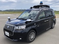 自動運転車両（Autoware搭載JPN TAXI）