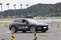 キュービックスを搭載した、ロータス エレトレ