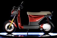 武蔵精密工業のEV駆動ユニットを搭載したインドのEmobi