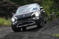 三菱 アウトランダーPHEV