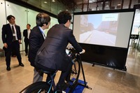 「自転車事故削減に向けた新たな官民連携のあり方」に関するシンポジウム：出会い頭の事故防止施策デモンストレーション