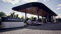 ポルシェがドイツで新たな急速充電ラウンジ開設