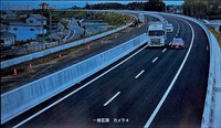 ユースケース1：障害物となった故障車の横を通過する時は速度を自動的に80km/h→50km/hにダウン
