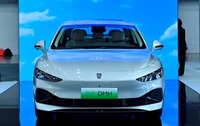 上海汽車の栄威ブランドのD7 DMH