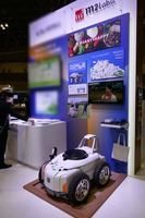 CEATEC 2022のAWS（Amazon Web Service）の一角に出展した「エムスクエア・ラボ」（手前）