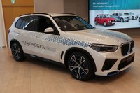 23年、ミュンヘンでお披露目されたiX5 Hydrogen