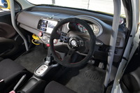 ジヤトコの超小型eアクスル（コンセプトモデル）を搭載した日産 マーチ試作車