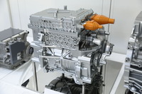 電気自動車用ドライブユニット「3-in-1」