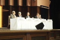 向かって左から高橋、加藤、藤井、片山、藤森の各氏