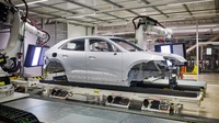 ポルシェが独ライプツィヒ工場の塗装工程に最新の自動エラー検出システムを導入