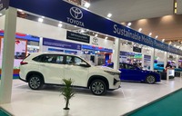 トヨタ・イノーバ・ハイクロスとミライ（インドエネルギーウィーク2025）