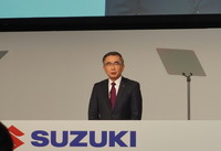 新中期経営計画を説明するスズキの鈴木俊宏社長