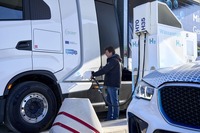 BMWグループが燃料電池トラックの試験運用を開始