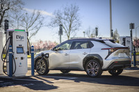 米トヨタが「EVgo」と共同の急速充電ステーションを初稼働