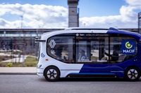 ルノーグループが自動運転ミニバスの実証実験を欧州で初めて公道で実施