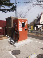 テンフィールズファクトリーが兵庫県神戸市の六甲山牧場において、同社が開発したEV超急速充電器「FLASH」設置