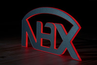 IMSE技術を使用して作成された照明付きNBHXエンブレム